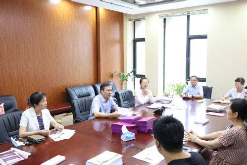 校长夏长亮院士到招生录取现场调研并慰问招生工作人员