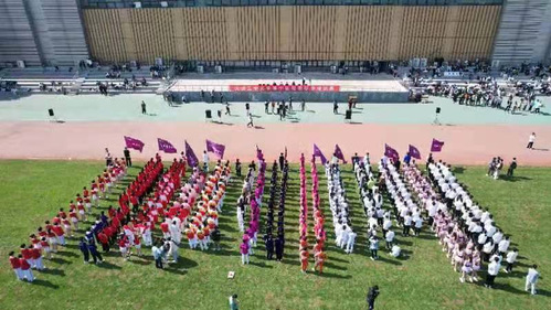 我校第十届校园健身操比赛顺利举办